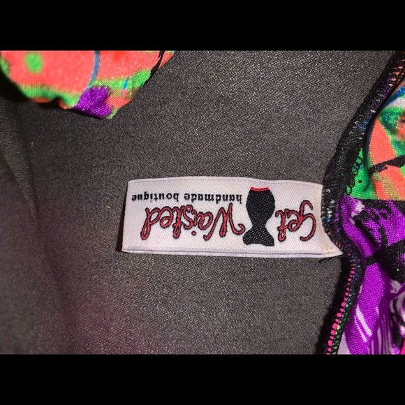 Two piece skirt and shirt - Picture 4 of 4